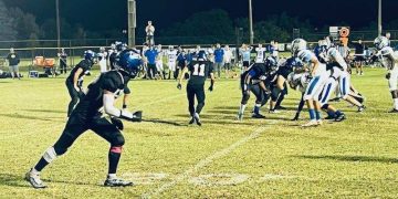 Lakeside Christian battles against Sarasota Christian in an SSAA 8-Man matchup last season [Photo Credit: Lakeside Christian Athletics - Twitter/X @LionsLCS]