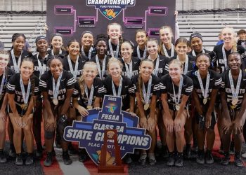 Robinson (Tampa) looks to make a run towards a 10th consecutive flag football state championship and 11th overall in program history this spring. [Robinson Flag Football/Instagram]