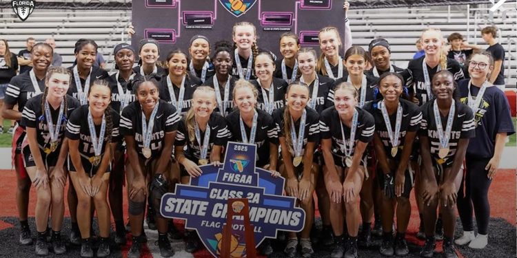 Robinson (Tampa) looks to make a run towards a 10th consecutive flag football state championship and 11th overall in program history this spring. [Robinson Flag Football/Instagram]